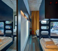 Четырёхместный номер Standard в MEININGER Hotel Berlin East Side Gallery