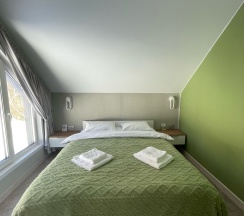 Дом с бассейном в Такой дом