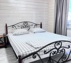 Шестиместные апартаменты с 3 комнатами с балконом в Якорь