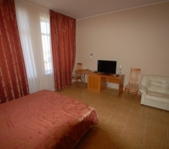 Трехместный повышенного комфорта (улучшенный) в Аллес