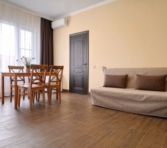 4х местный номер Супериор с балконом в Alpen House