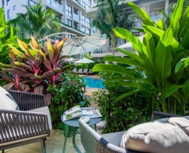 Двухместный люкс Pool Terrace Grand Deluxe двуспальная кровать в Diamond Resort Phuket