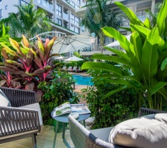 Двухместный люкс Pool Terrace Grand Deluxe двуспальная кровать в Diamond Resort Phuket