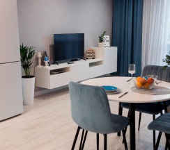 Апартаменты с балконом и с красивым видом из окна в Апартаменты Cool House