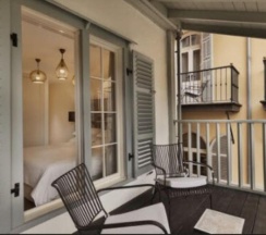 Двухместный номер Classic с балконом двуспальная кровать в The Drisco Hotel Tel Aviv - Relais & Chateaux