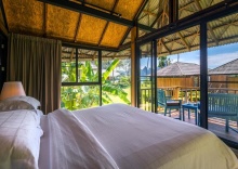 Вилла с балконом в Tinidee Hideaway Tonsai Beach Krabi