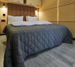 Домик с видом на озеро в Ханская Усадьба by Yamle