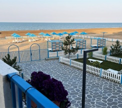 Двухуровневый ПОЛУЛЮКС с зоной отдыха на крыше и видом на море в Santorini Family Club