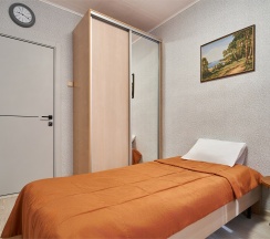 Стандарт с одной двуспальной или двумя раздельными кроватями с удобствами на этаже в Салют