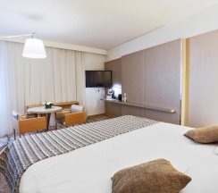 Двухместный люкс двуспальная кровать в Mercure Paris Vaugirard Porte de Versailles