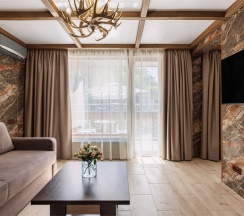 Полулюкс с балконом и видом на горы в Stellar collection chalet, Krasnaya Polyana
