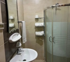 Двухместный номер Deluxe двуспальная кровать в Sufara Hotel Suites