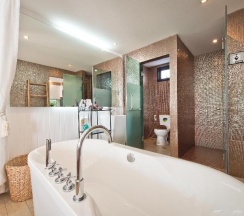 Вилла Deluxe с балконом в Tropicana Pool Villa