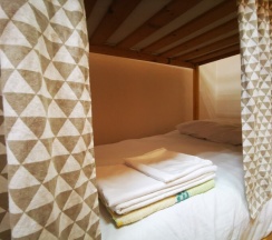 Стандартный четырехместный номер в Marseille