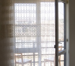 Трёхместный номер Superior с балконом и с красивым видом из окна в Уют