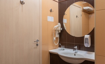 Стандартный номер для гостей с ограниченными возможностями в Cosmos Izhevsk Hotel