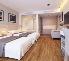 Двухместный номер Superior с красивым видом из окна двуспальная кровать в Stella Maris Nha Trang Hotel