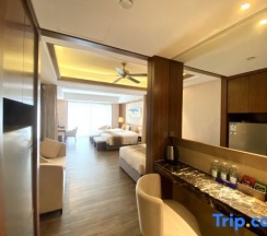 Семейный номер Deluxe с красивым видом из окна в Jinghai Hotel & Resort
