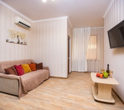 Комфорт двухкомнатный с гардеробной и балконом до 5 гостей в Джульетта