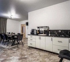 Апартаменты в Отражение гор и Альбион