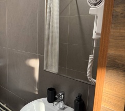 Трехместный номер с балконом в Hotel Loft