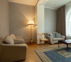 ЛЮКС (2-Х КОМНАТНЫЙ НОМЕР) в Чайка