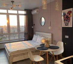 Большевистская 1а кв80,эт 8 в Good nights