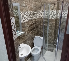 Люкс с балконом и с видом на горы в Гега