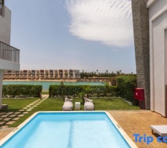 Люкс Posh Club Pool в Sunrise Crystal Bay Resort