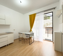 Шестиместные апартаменты с красивым видом из окна в Аибга