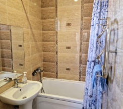 Делюкс 4-х местный с балконом и видом на море (Новый корпус, 150 метров от основной территории) в Аида