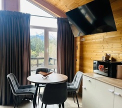 Коттедж Superior с красивым видом из окна в Исток