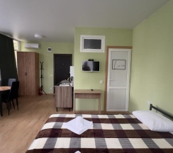 номер-студио с мини кухней в София-rooms