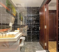 Двухместный люкс с балконом двуспальная кровать в Отель Aria Grand Hotel & Spa