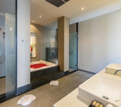 Pool номер Executive Пентхаус с видом на море в Cape Sienna Gourmet Hotel & Villas