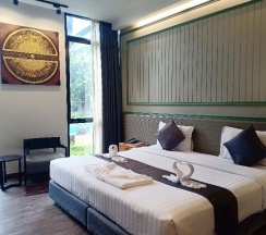 Двухместный номер Deluxe с видом на бассейн двуспальная кровать в Vismaya Suvarnabhumi Hotel