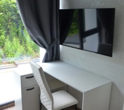 Четырёхместные апартаменты с 3 комнатами с балконом в Валентина