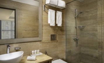 Трёхместный номер Делюкс в Republica Hotel Yerevan