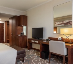 Классический номер с одной кроватью в Sheraton Skypoint Luxe Hotel