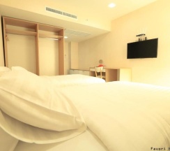 Двухместный номер Standard 2 отдельные кровати в Favori Hostel Bangkok Surawong