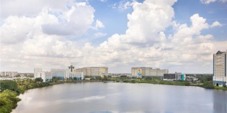 Доктор-Филлипс: Курортный отель Ramada Plaza Resort & Suites by Wyndham Orlando Intl Drive