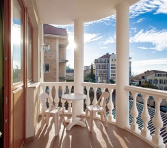 семейный  трёхкомнатный с кухней в Вдохновение