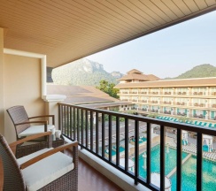 Номер Premier с видом на бассейн в Lacol Khao Yai - A Chatrium Collection