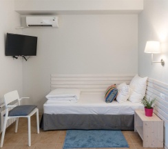 Номер стандарт с 2 односпальными кроватями в Loyal Guest House