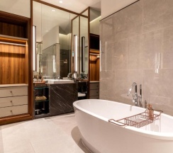 Двухместный люкс Executive с видом на бассейн двуспальная кровать в Villa Deva Resort & Hotel Bangkok