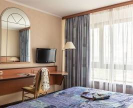 Люкс с одной большой или двумя раздельными кроватями в Cosmos Moscow VDNH Hotel