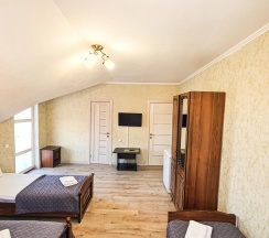 4-местный номер улучшенный в Art house