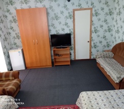 Трёхместный номер Superior с красивым видом из окна в Подсолнухи