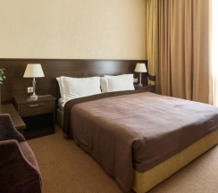 Двухместный номер Standard с балконом и с красивым видом из окна двуспальная кровать в Kainar