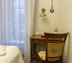 Номер стандарт с 1 двуспальной кроватью в Барский флигель